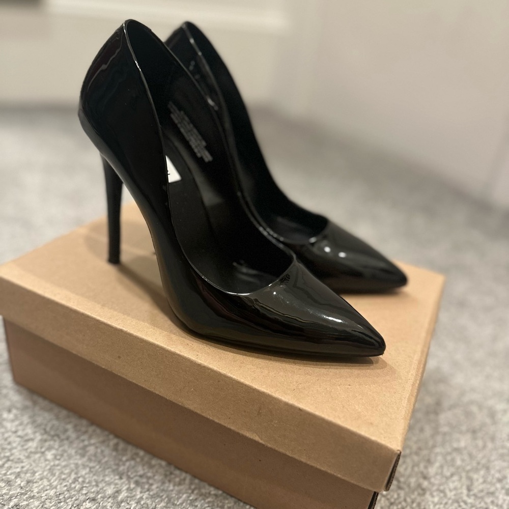 KLORY Steve Madden Patent Black Heels
